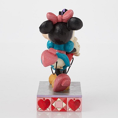 פסלון אמנותי מקסים מתוך סדרת Disney Traditions של Jim Shore — Mickey ו-Minnie מתנשקים על הלחיים (Kisses on Cheeks)