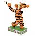 טיגר נלחם בדבורה - Tigger Fighting a Bee