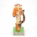 טיגר נלחם בדבורה - Tigger Fighting a Bee