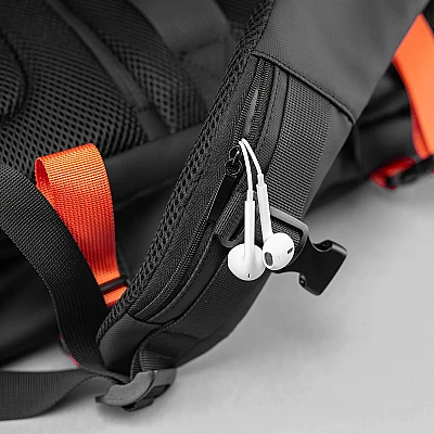 תיק גב למחשב נייד Cougar Vanguard 17.3