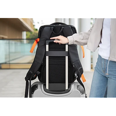 תיק גב למחשב נייד Cougar Vanguard 17.3