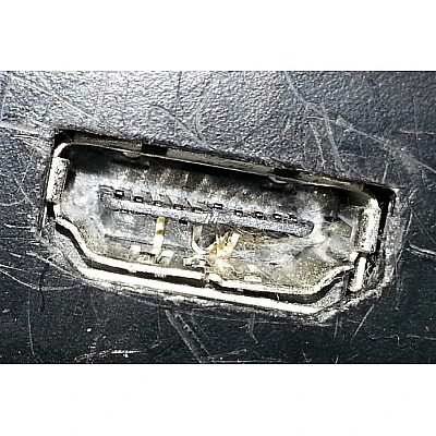 תיקון והחלפת פורט HDMI לקונסולת XBOX