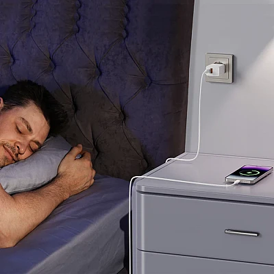 UNITEK מטען קיר 20W דו-יציאות (USB-C PD + USB-A QC) – קומפקטי צבע לבן